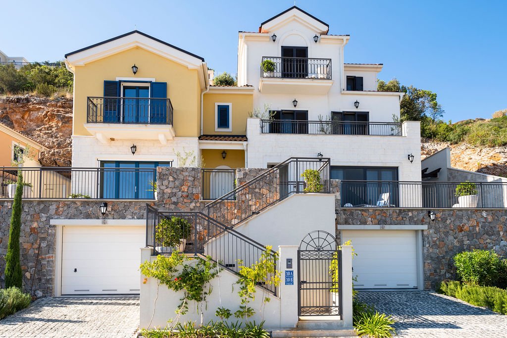 Marina Village Townhouse in Luštica Bay with sea view
